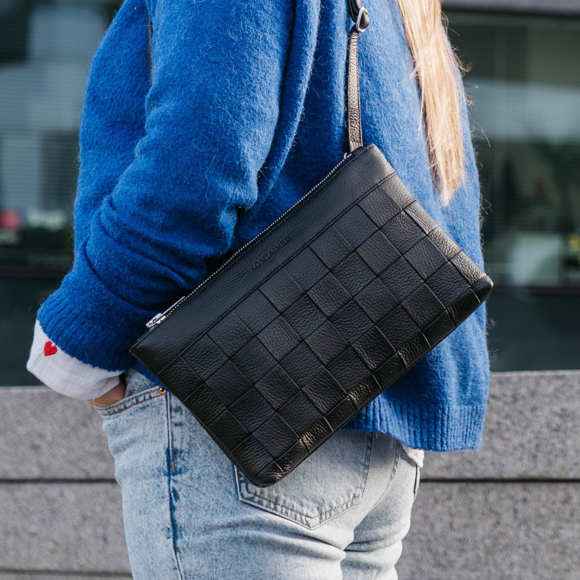 Greta Schwarz Schultertasche