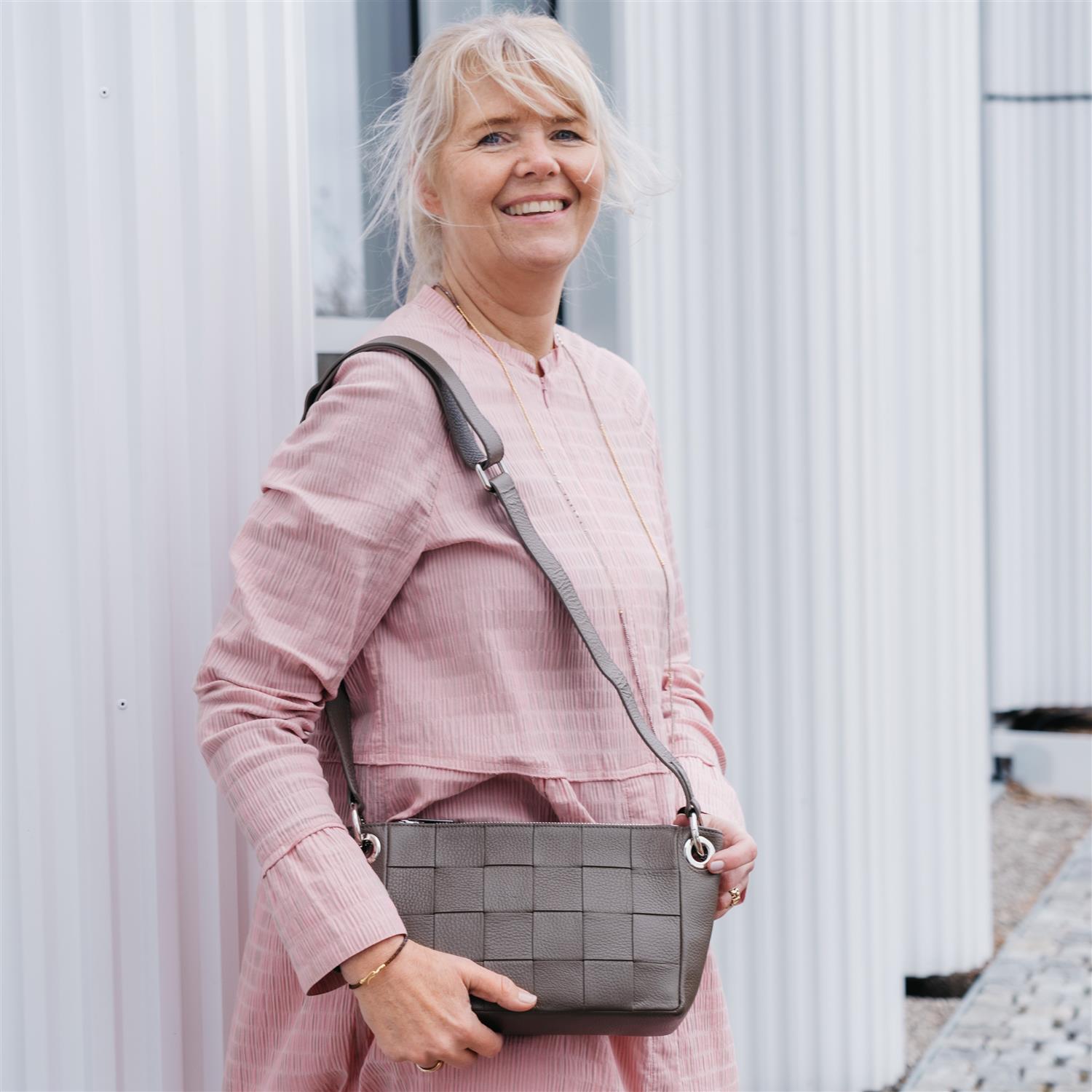 Audrey Grau Schultertasche (No Waste!)